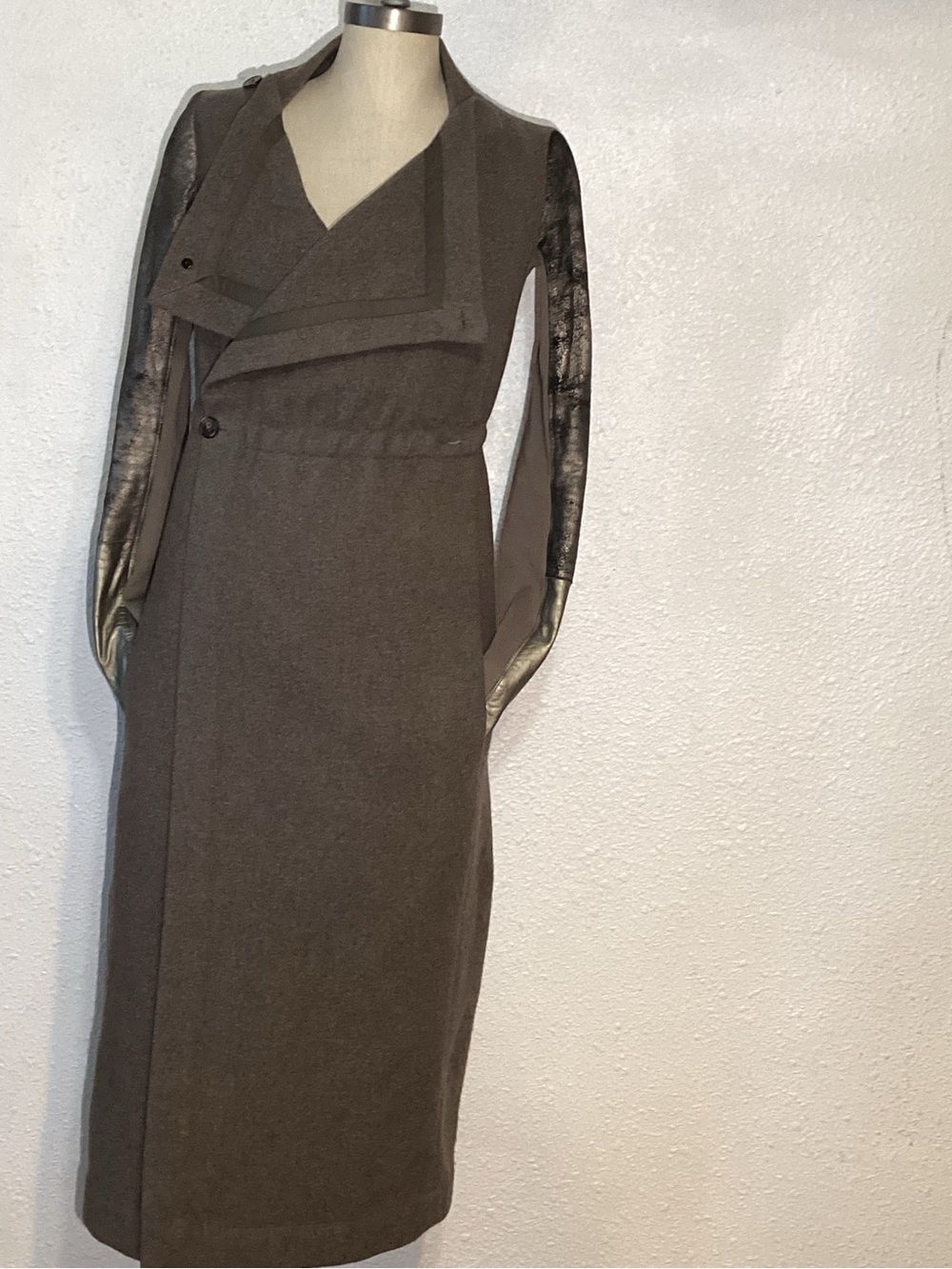 Structured Wool Midi Dress in Brown jacket size 6